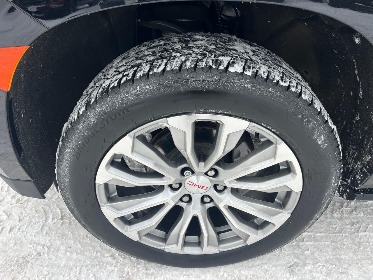 2021 GMC Yukon 4WD 4dr Denali Photo2