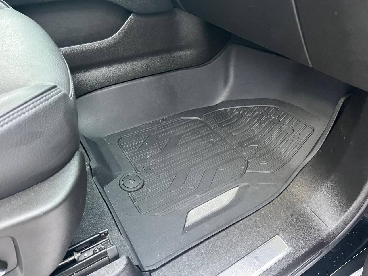 2021 GMC Yukon 4WD 4dr Denali Photo