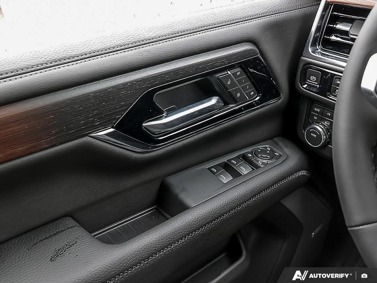 2026 GMC Yukon XL 4WD 4DR DENALI Photo