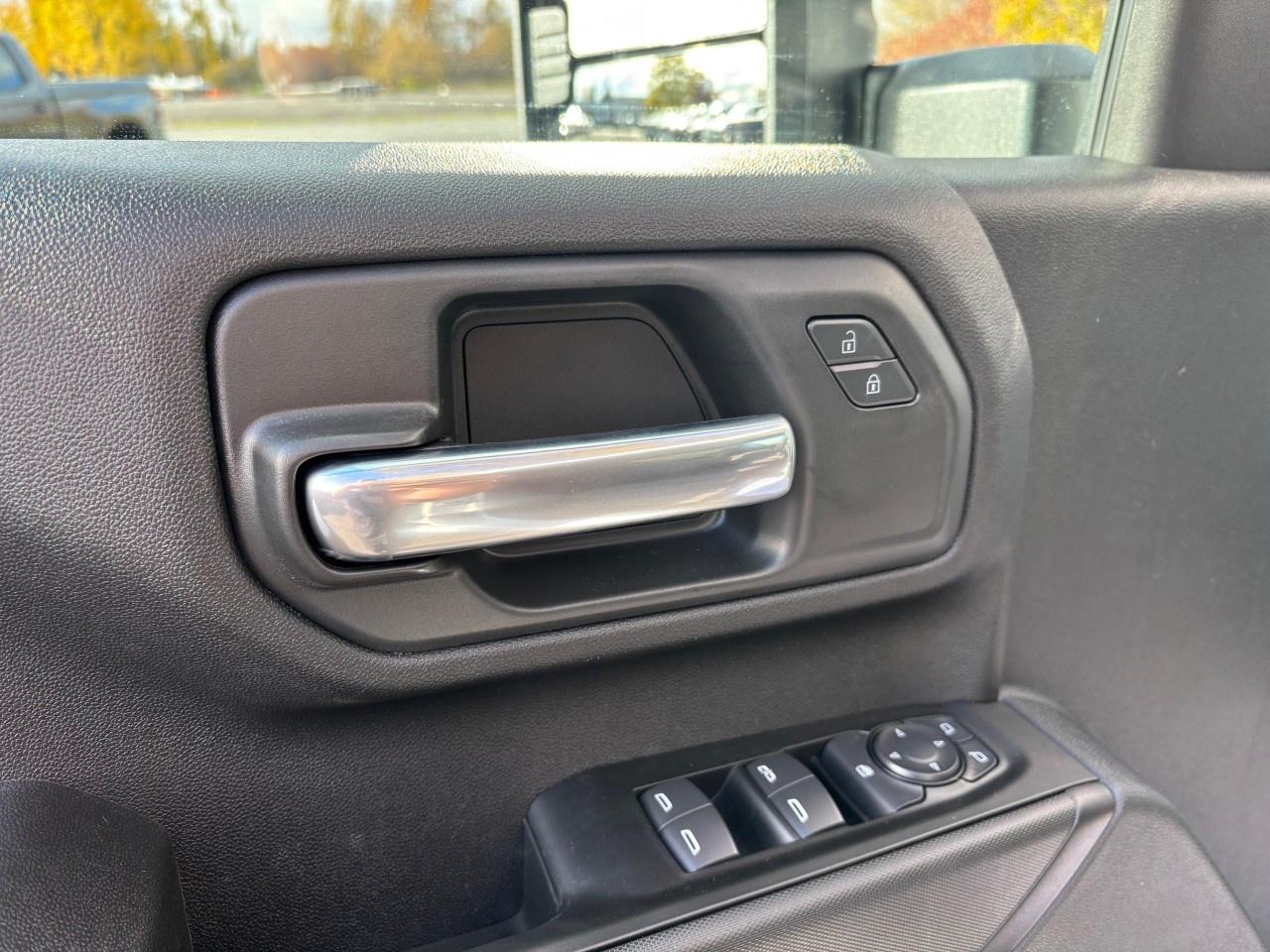 2026 GMC SIERRA 2500HD Crew Cab Long Box 4-Wheel Drive Pro Photo