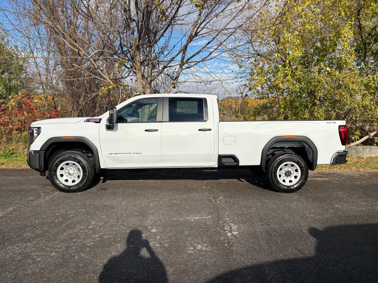 2026 GMC SIERRA 2500HD Crew Cab Long Box 4-Wheel Drive Pro Photo