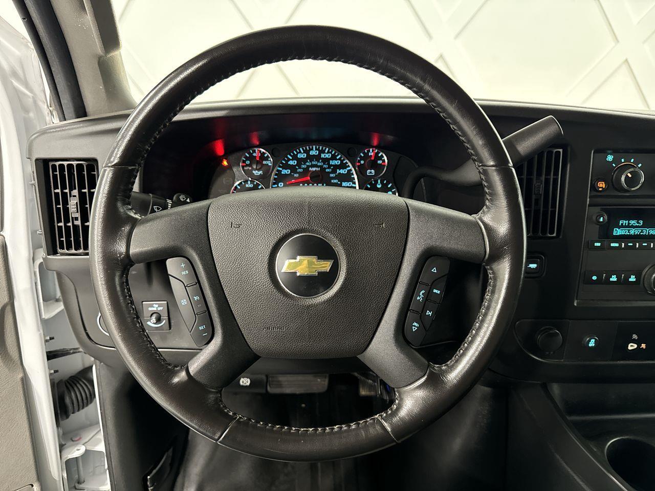 2022 Chevrolet Express 2500  Photo