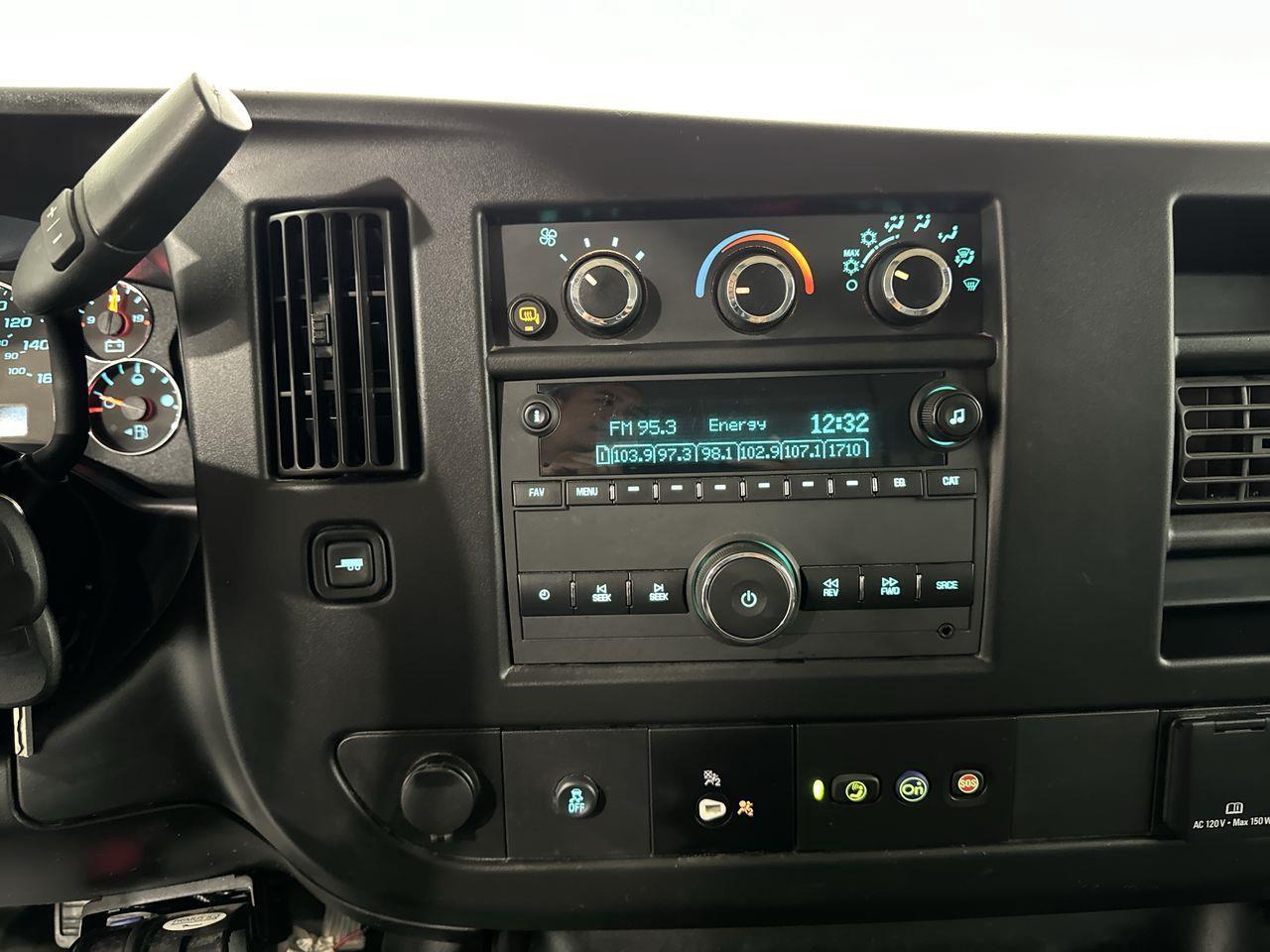 2022 Chevrolet Express 2500  Photo