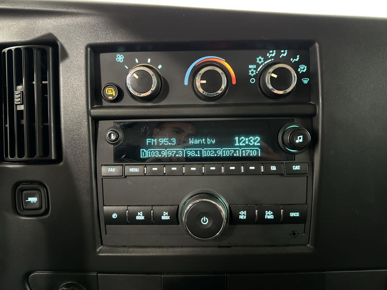 2022 Chevrolet Express 2500  Photo