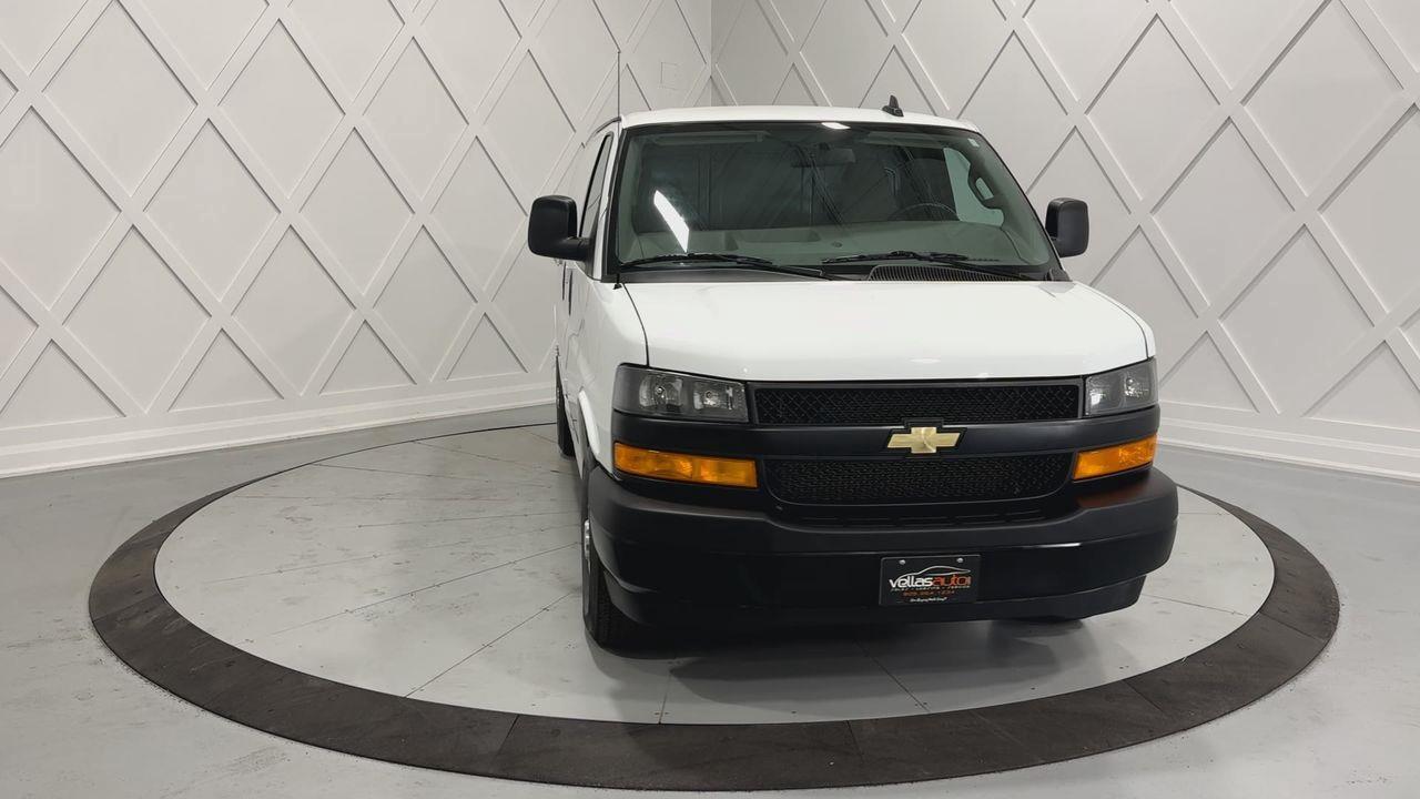 2022 Chevrolet Express 2500  Photo