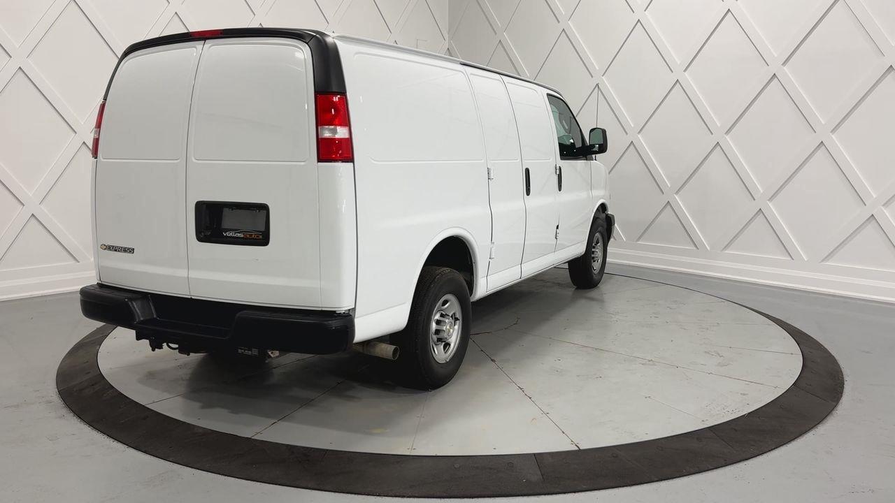 2022 Chevrolet Express 2500  Photo