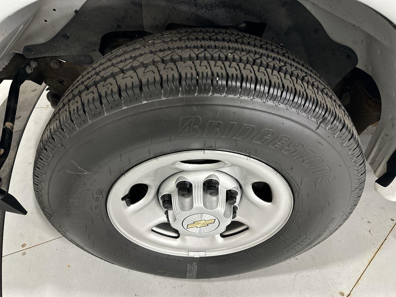 2022 Chevrolet Express 2500  Photo