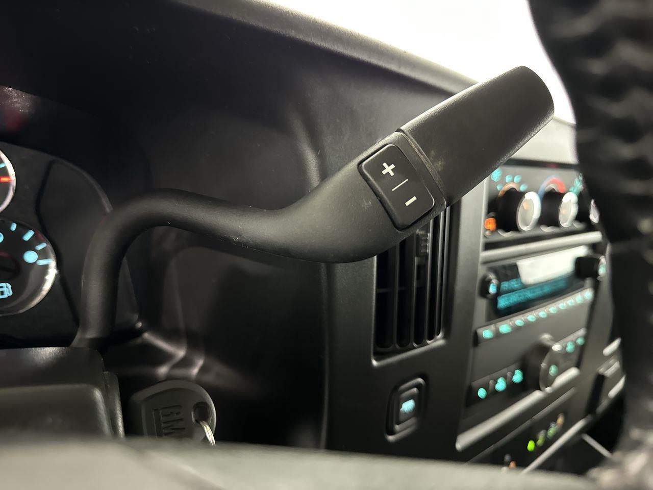 2022 Chevrolet Express 2500  Photo