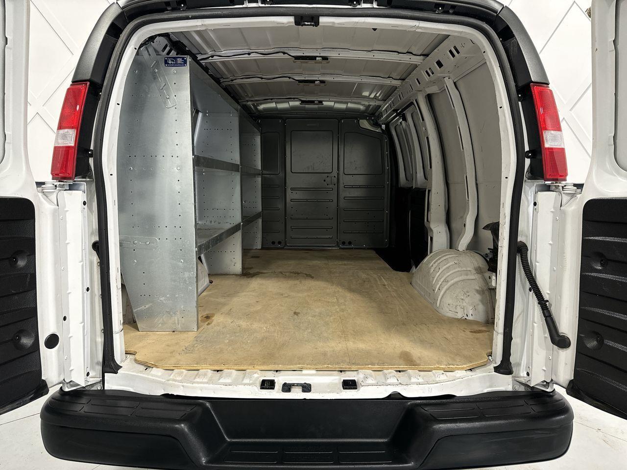 2022 Chevrolet Express 2500  Photo