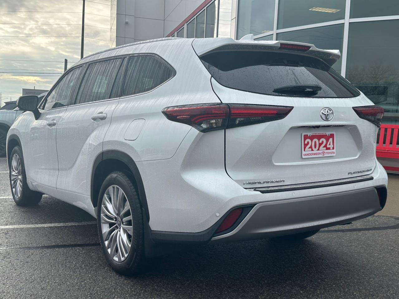 2024 Toyota Highlander Limited 4dr All-Wheel Drive Photo