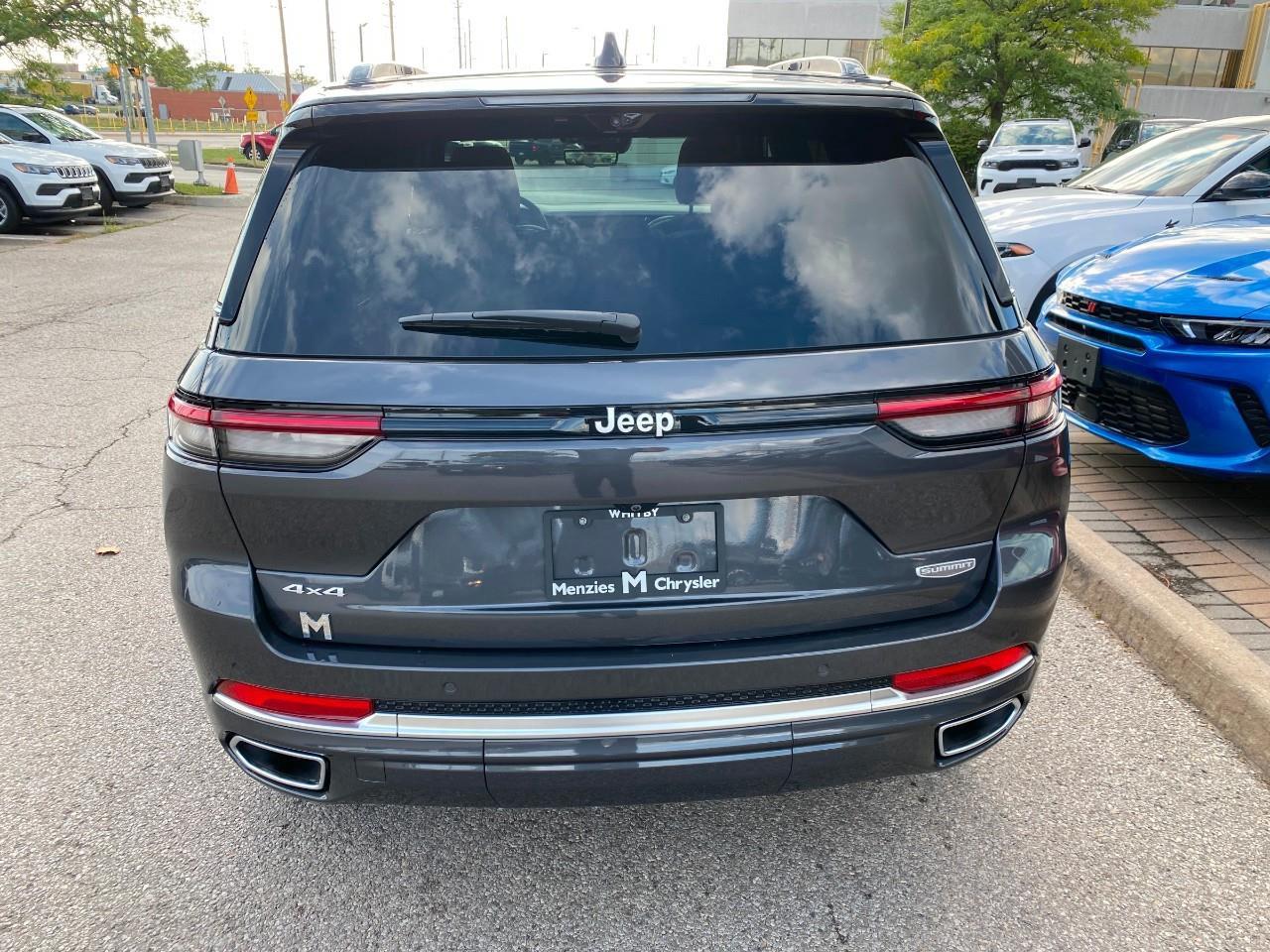 2025 Jeep Grand Cherokee Summit 4dr 4x4 Photo3