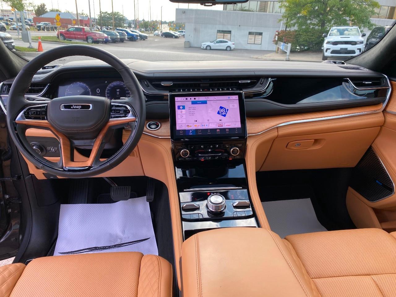 2025 Jeep Grand Cherokee Summit 4dr 4x4 Photo