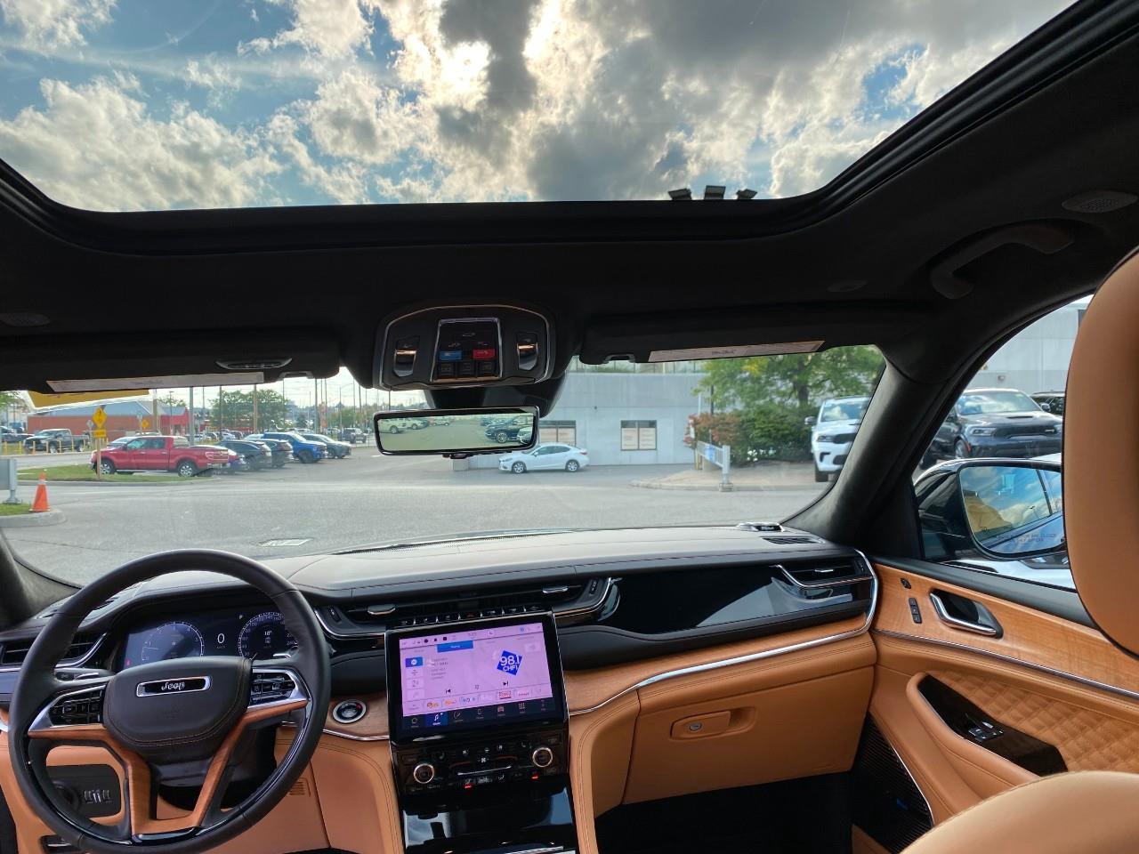 2025 Jeep Grand Cherokee Summit 4dr 4x4 Photo
