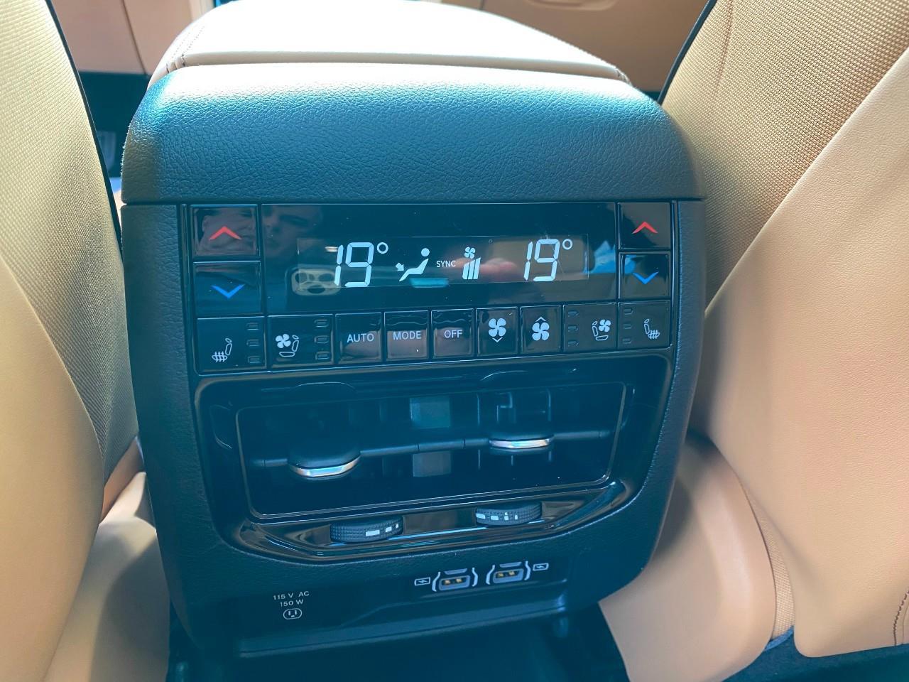 2025 Jeep Grand Cherokee Summit 4dr 4x4 Photo