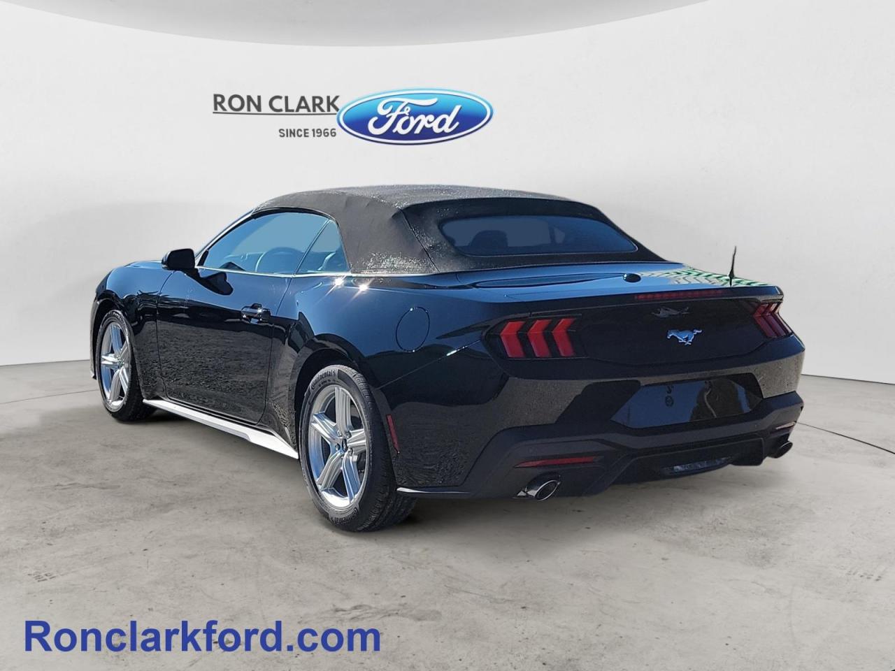 2026 Ford Mustang EcoBoost Premium 2dr Convertible Photo4