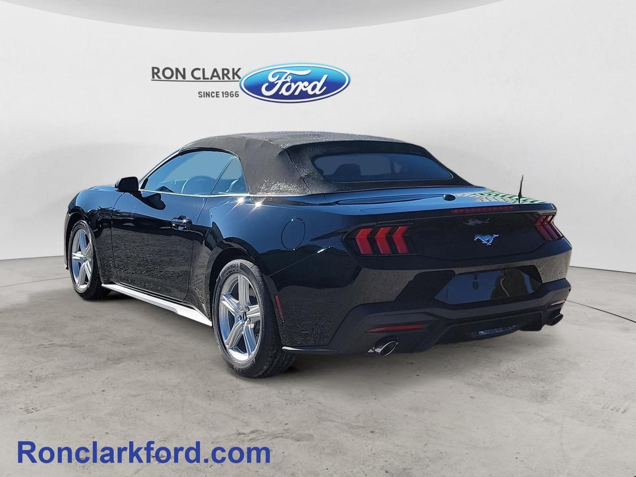 2026 Ford Mustang EcoBoost Premium 2dr Convertible Photo