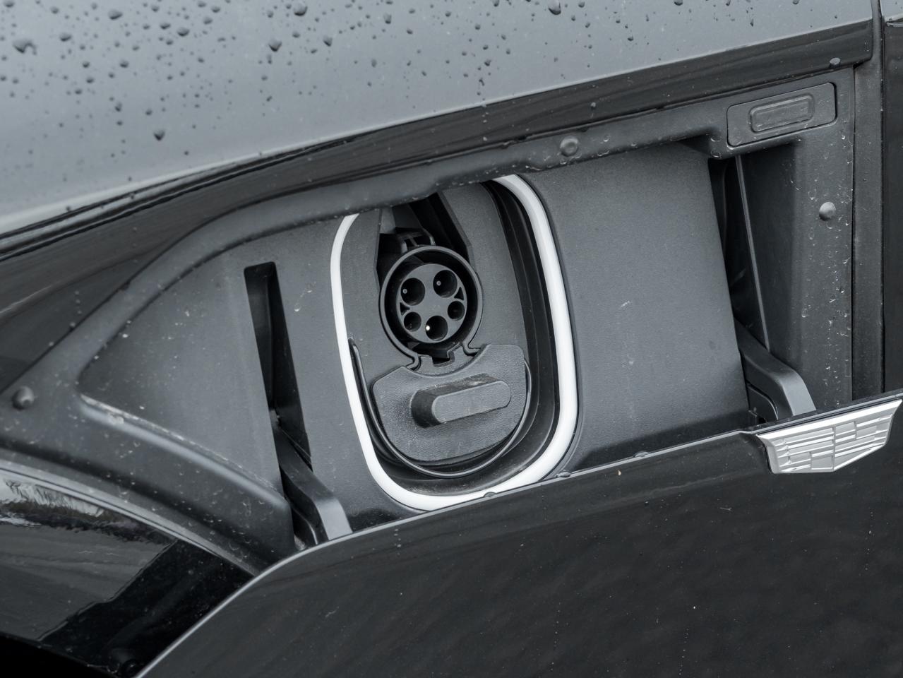 2026 Cadillac LYRIQ V Premium 4dr Photo3