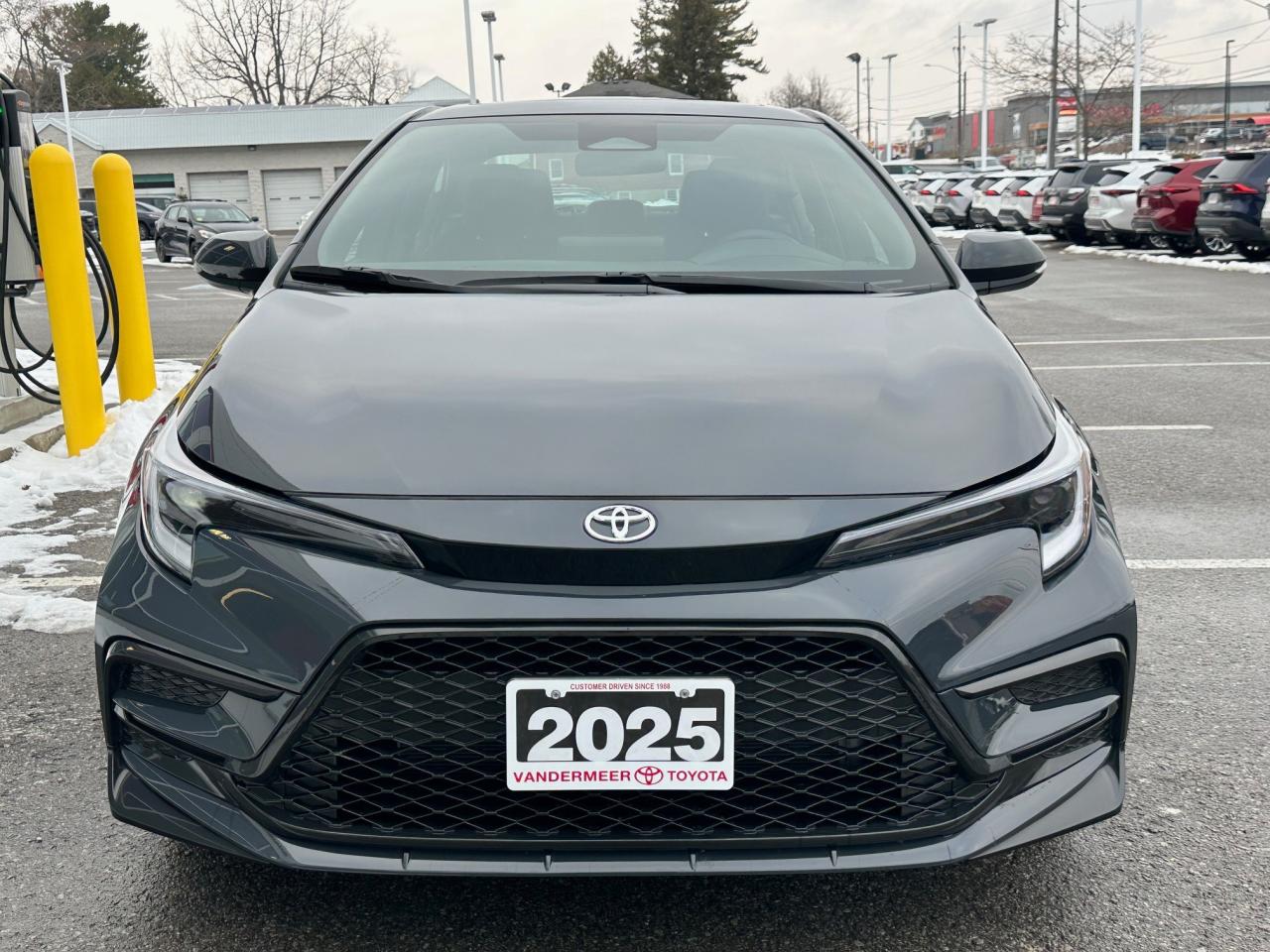 2025 Toyota Corolla SE 4dr Sedan Photo2