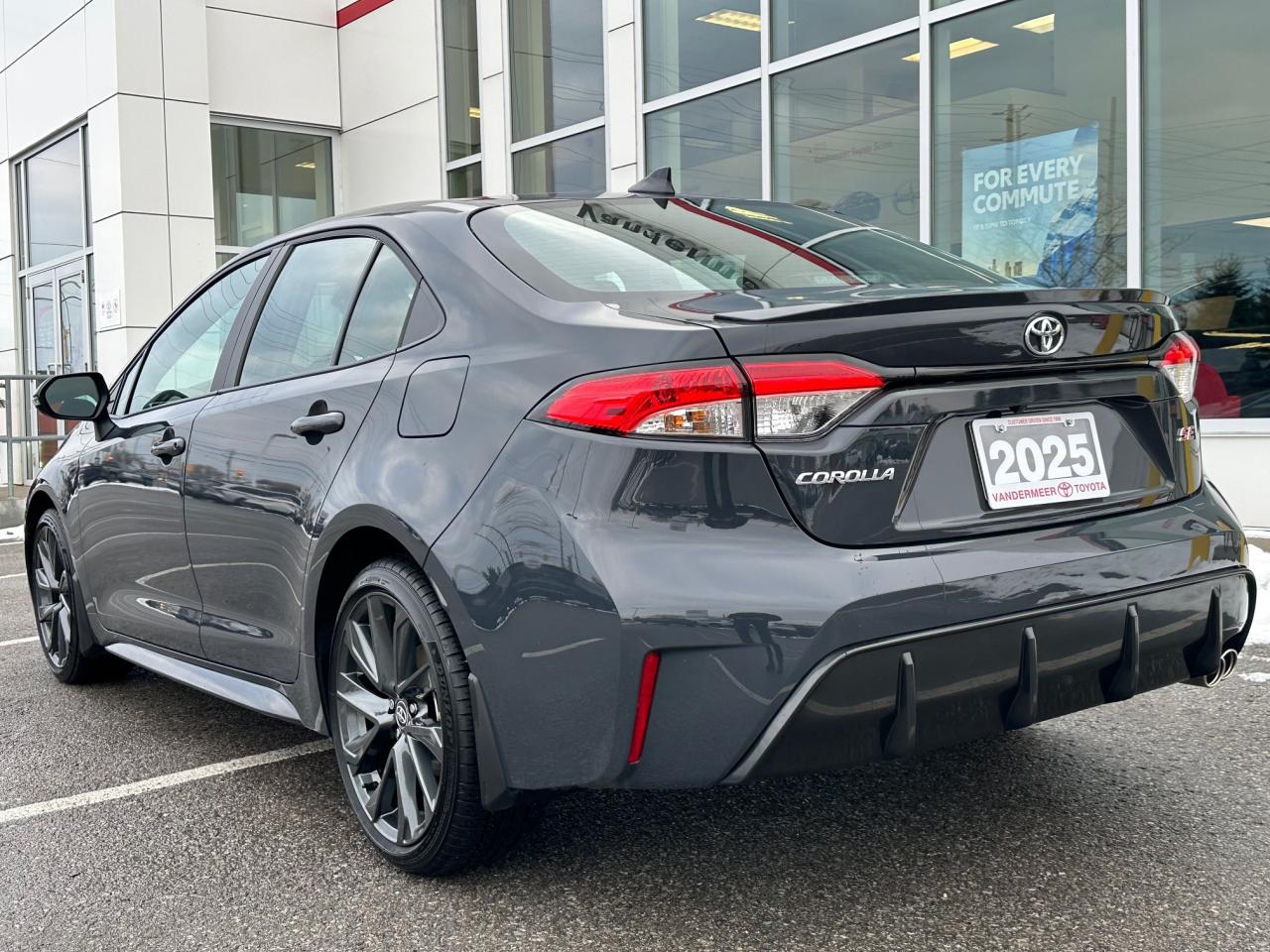 2025 Toyota Corolla SE 4dr Sedan Photo4
