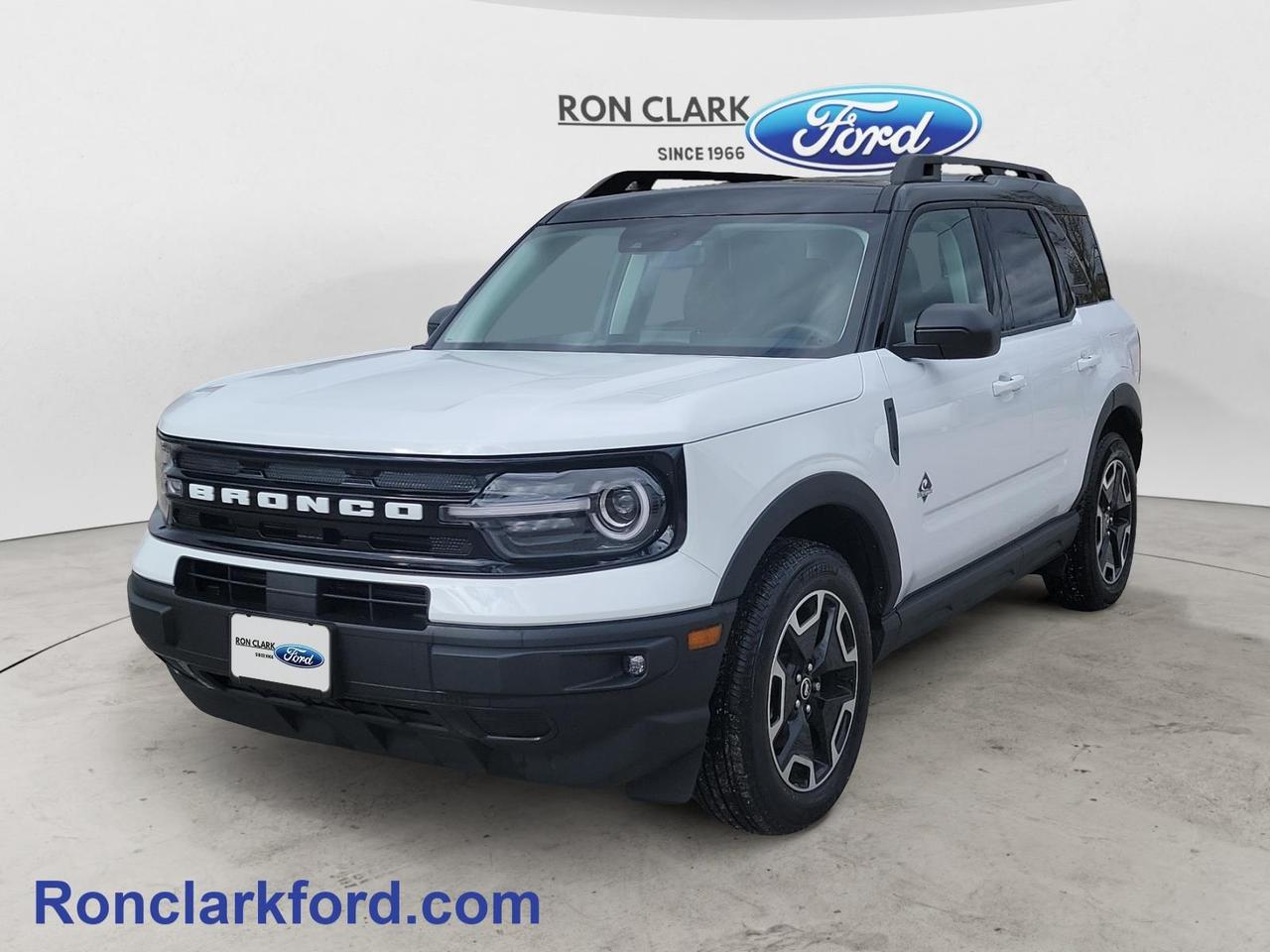 2024 Ford Bronco Sport Outer Banks 4dr 4x4 Photo2