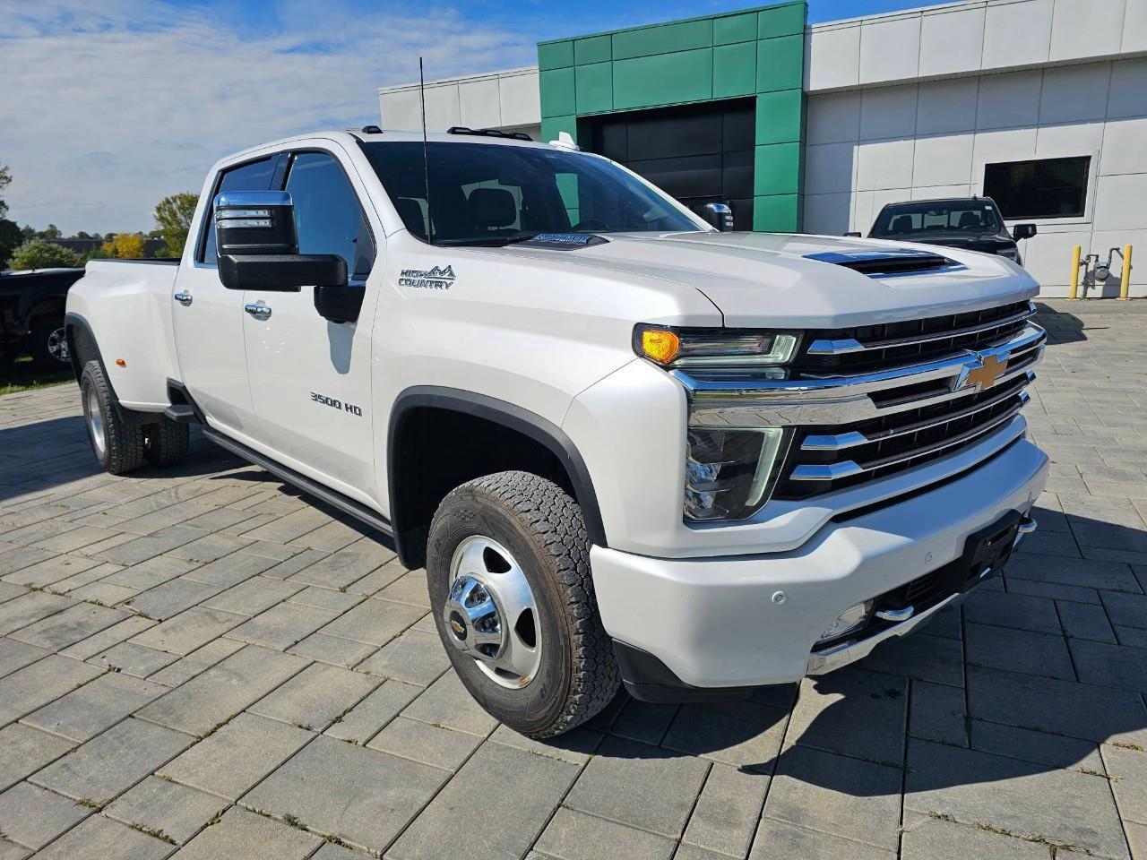 2023 Chevrolet Silverado 3500HD  Photo2