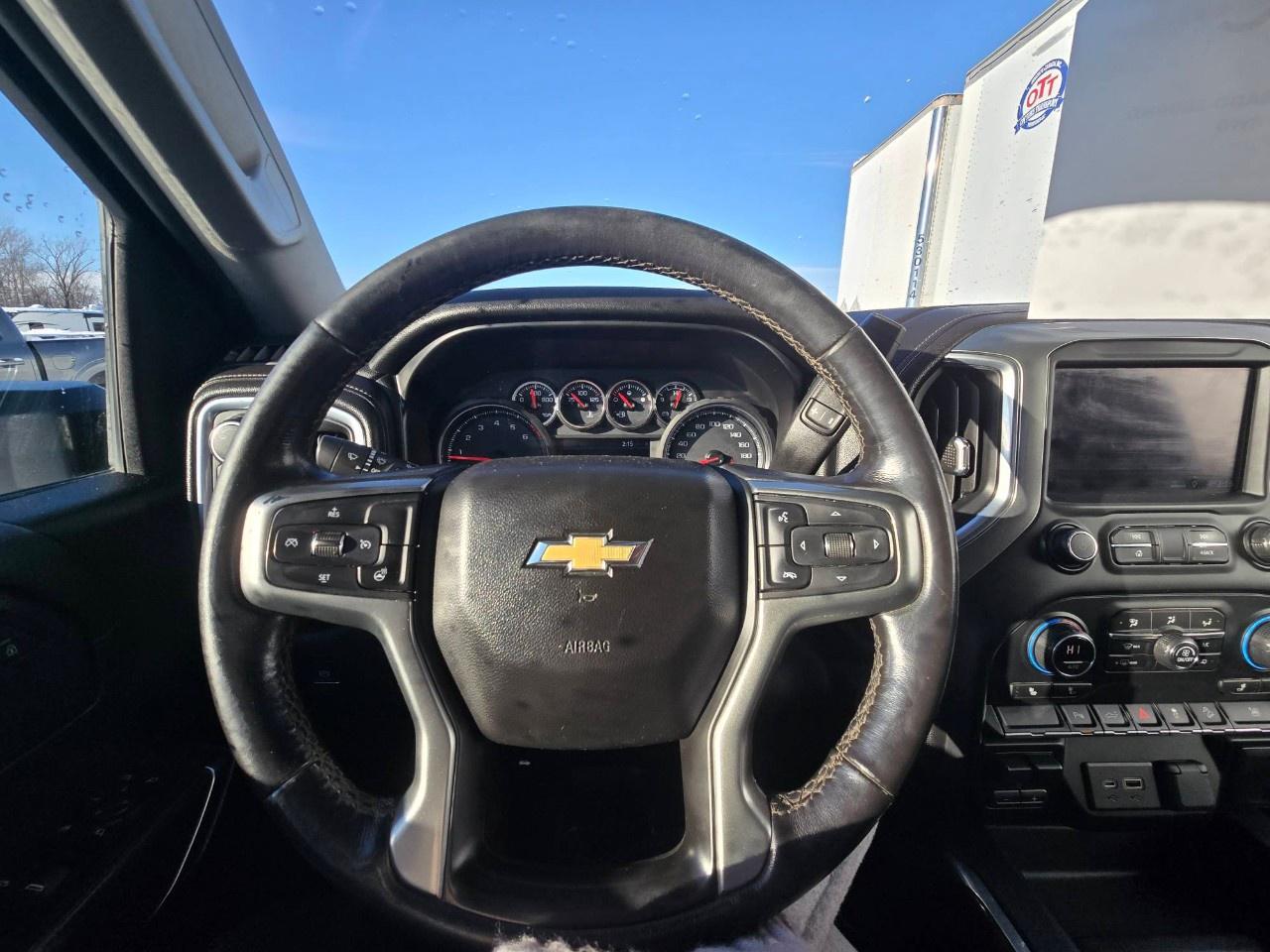 2021 Chevrolet SILVERADO 2500HD 4WD Crew Cab Standard Box LT Photo