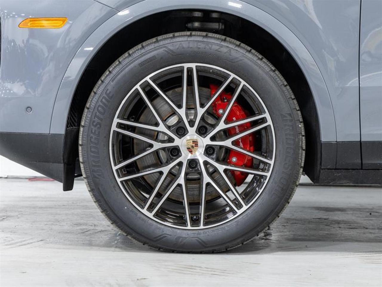 2025 Porsche Cayenne  Photo