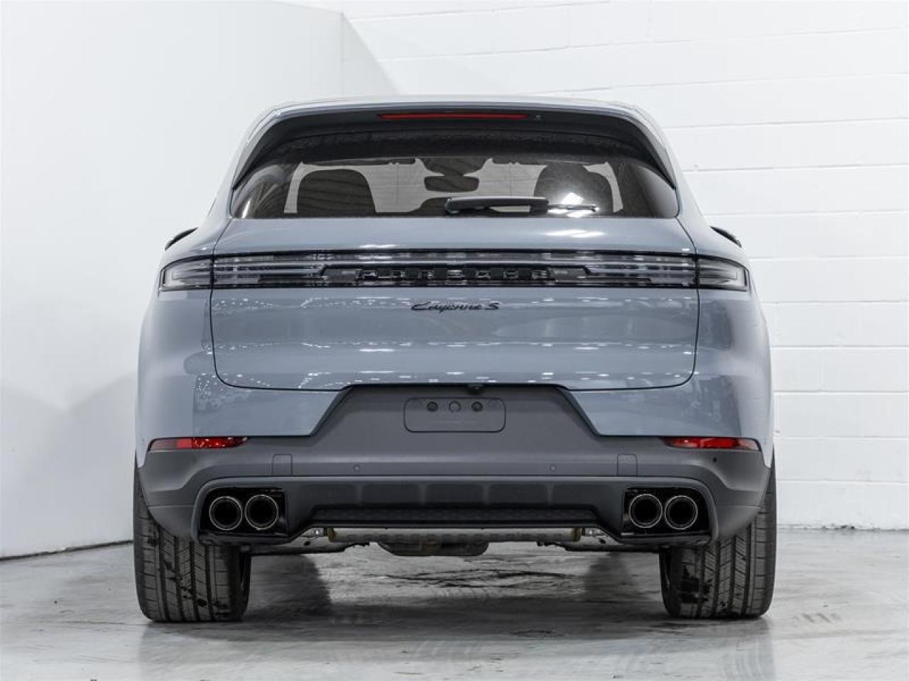 2025 Porsche Cayenne  Photo