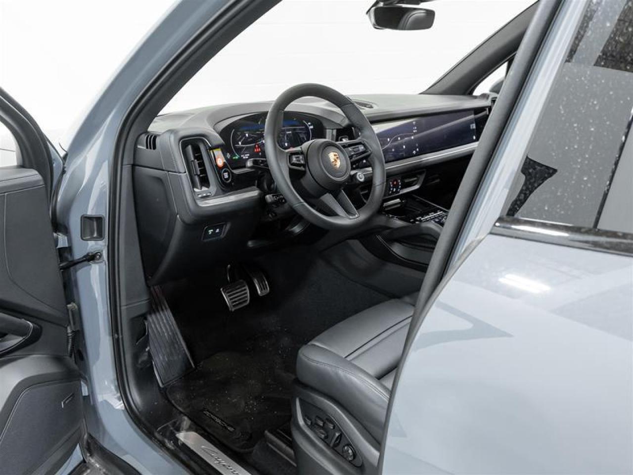 2025 Porsche Cayenne  Photo