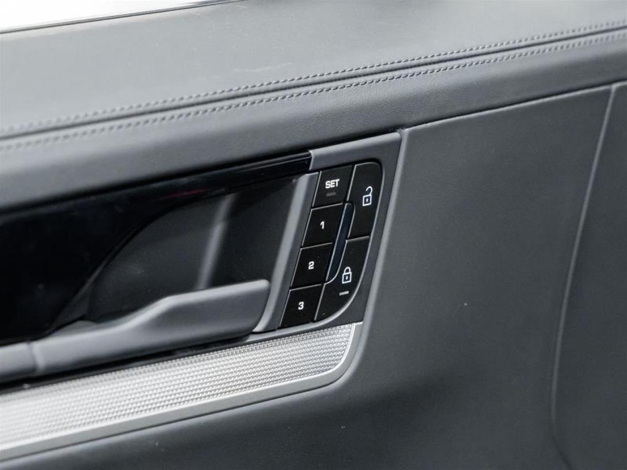 2025 Porsche Cayenne  Photo