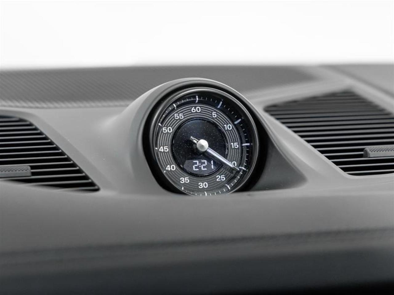 2025 Porsche Cayenne  Photo