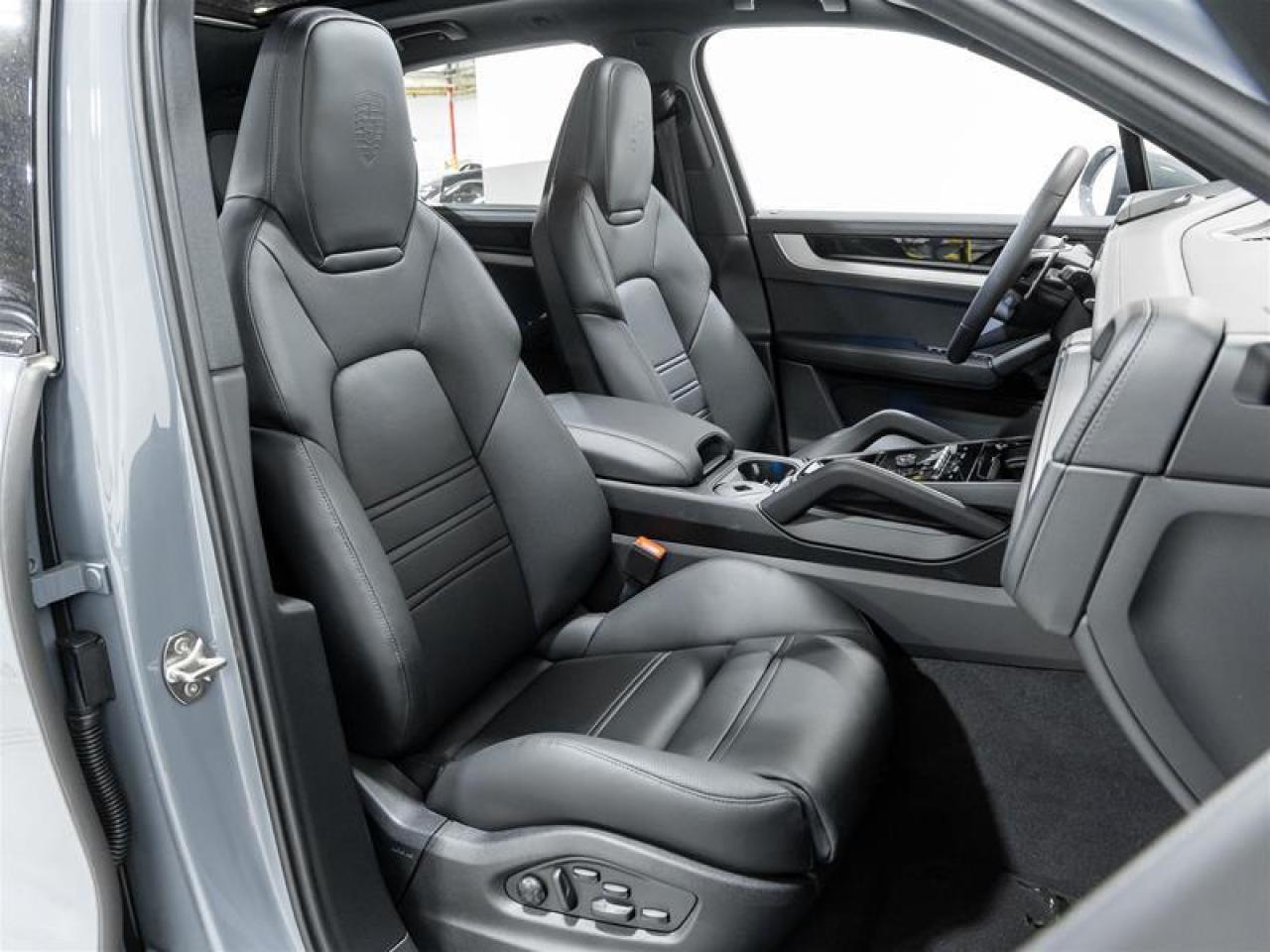 2025 Porsche Cayenne  Photo