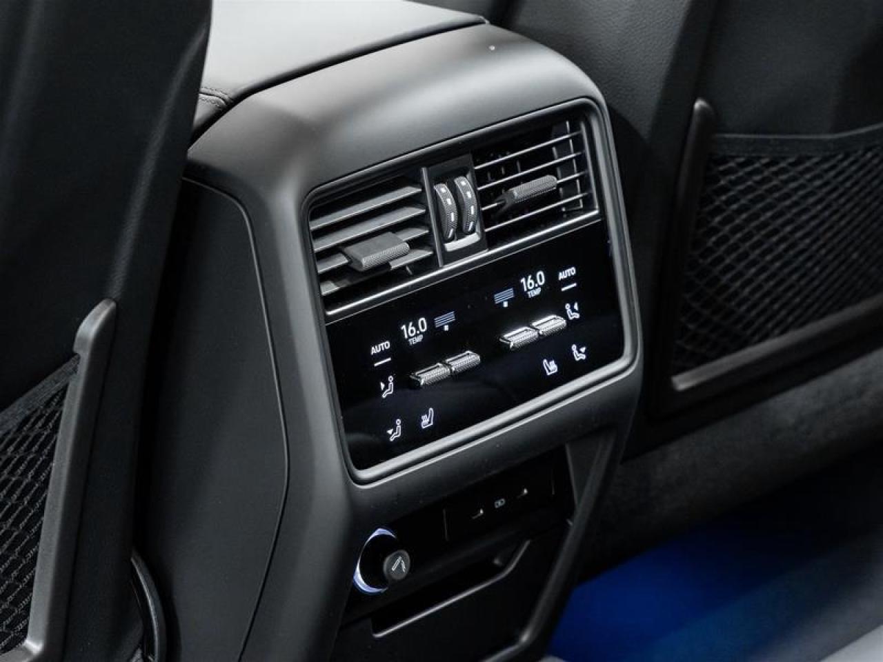 2025 Porsche Cayenne  Photo