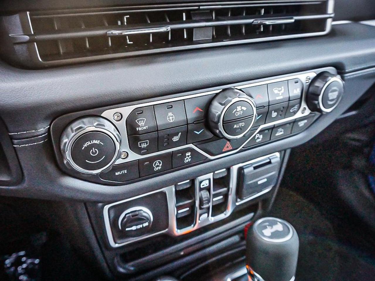 2025 Jeep Wrangler  Photo