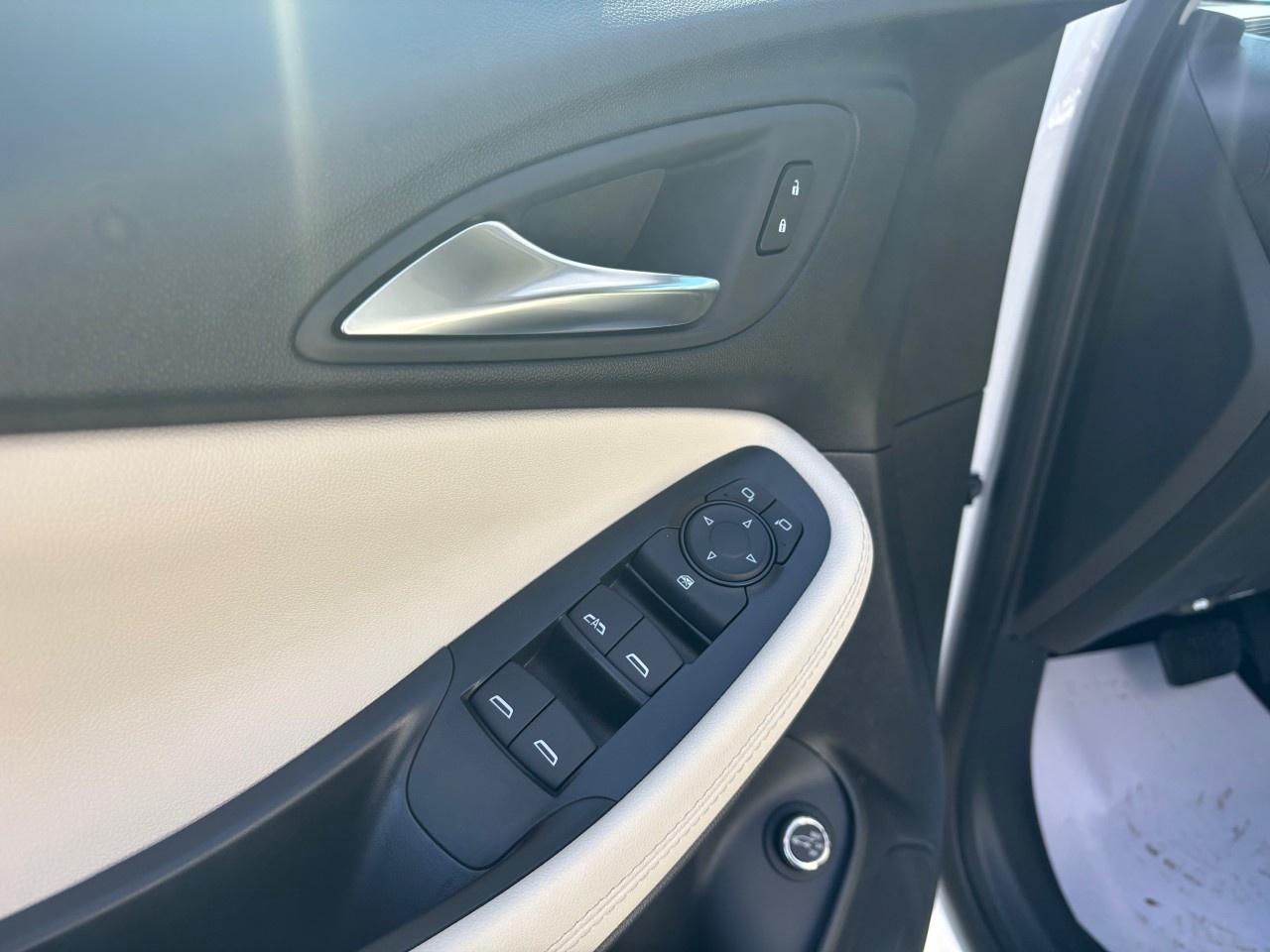 2026 Buick Encore GX Sport Touring AWD Photo4