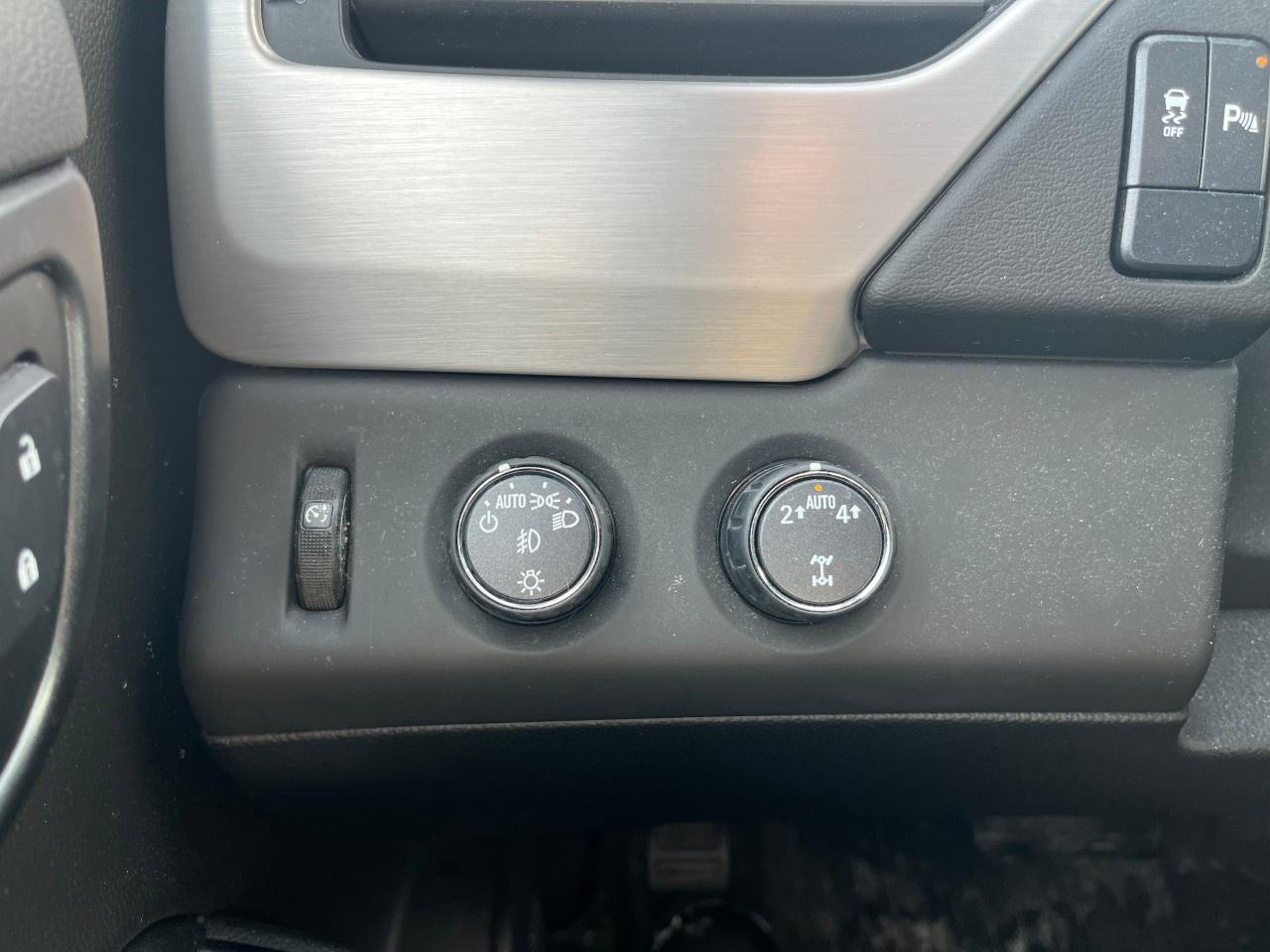 2017 GMC Yukon 4WD 4dr SLE Photo