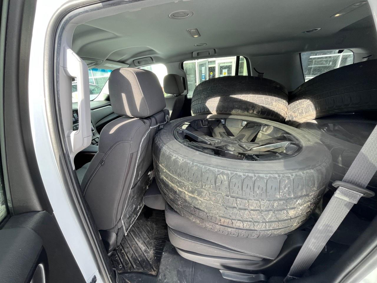 2017 GMC Yukon 4WD 4dr SLE Photo