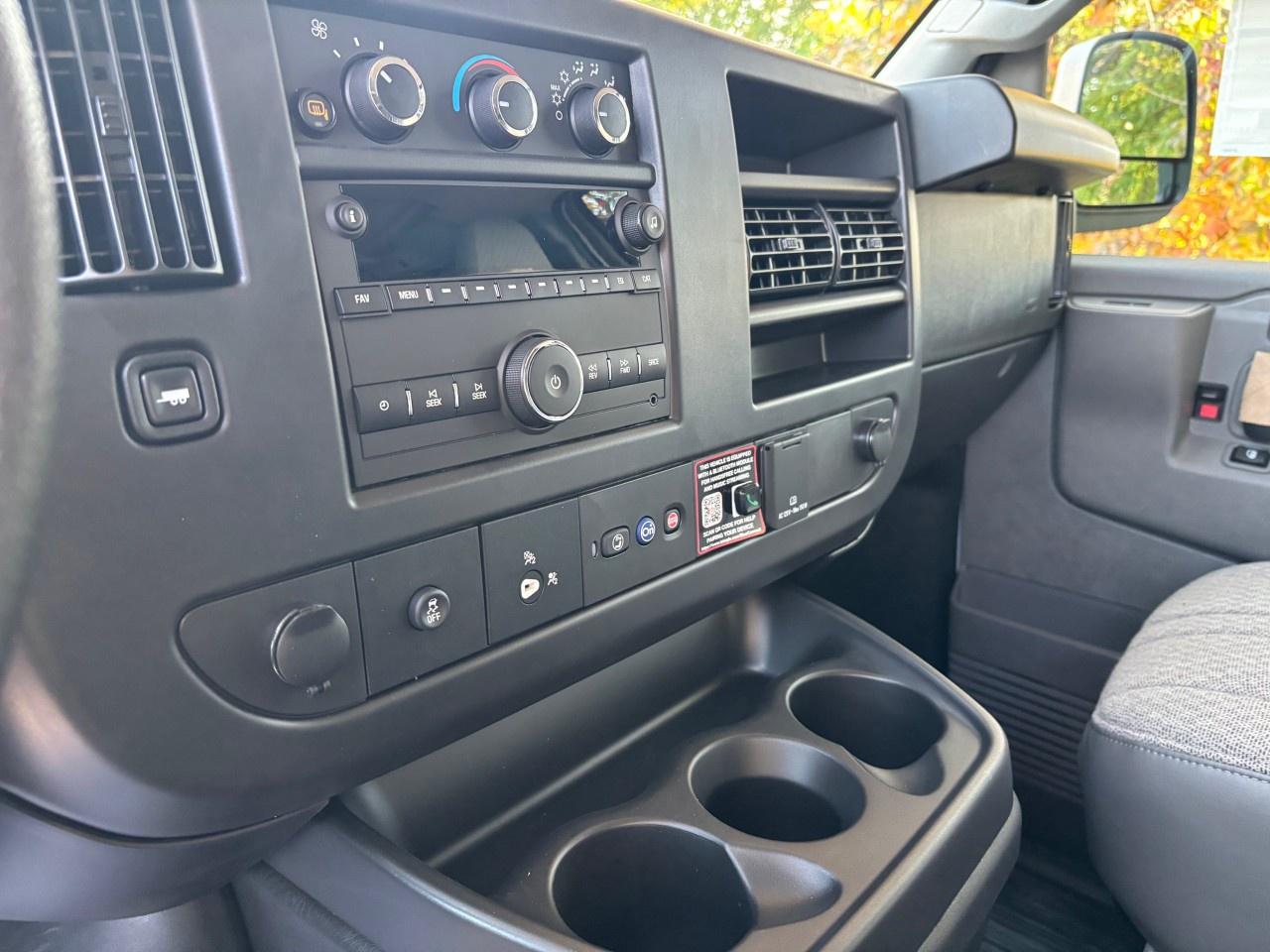 2025 GMC Savana Cargo Van 2500 Regular Wheelbase Rear-Wheel Drive Photo