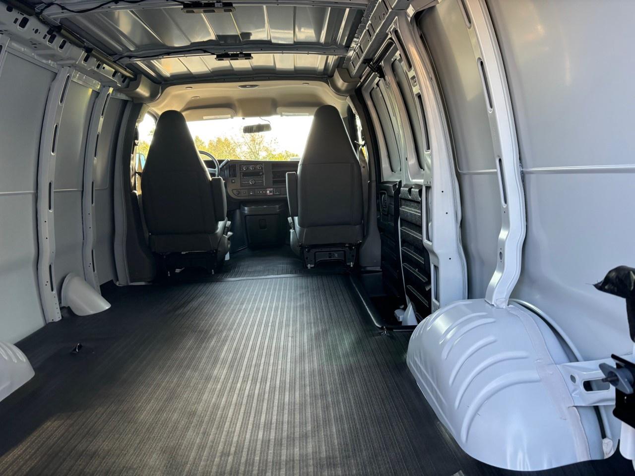 2025 GMC Savana Cargo Van 2500 Regular Wheelbase Rear-Wheel Drive Photo