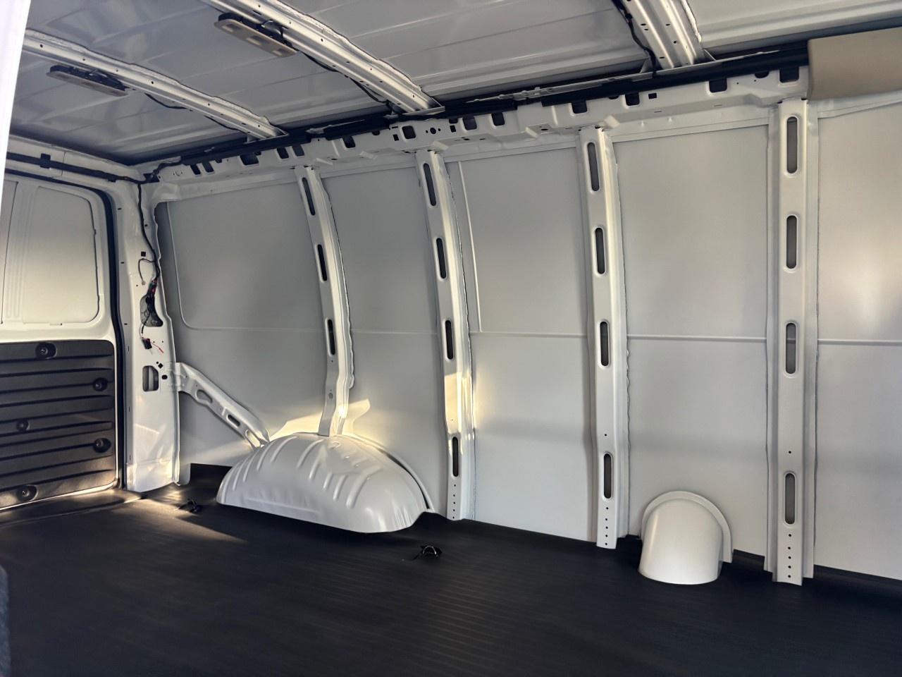 2025 GMC Savana Cargo Van 2500 Regular Wheelbase Rear-Wheel Drive Photo