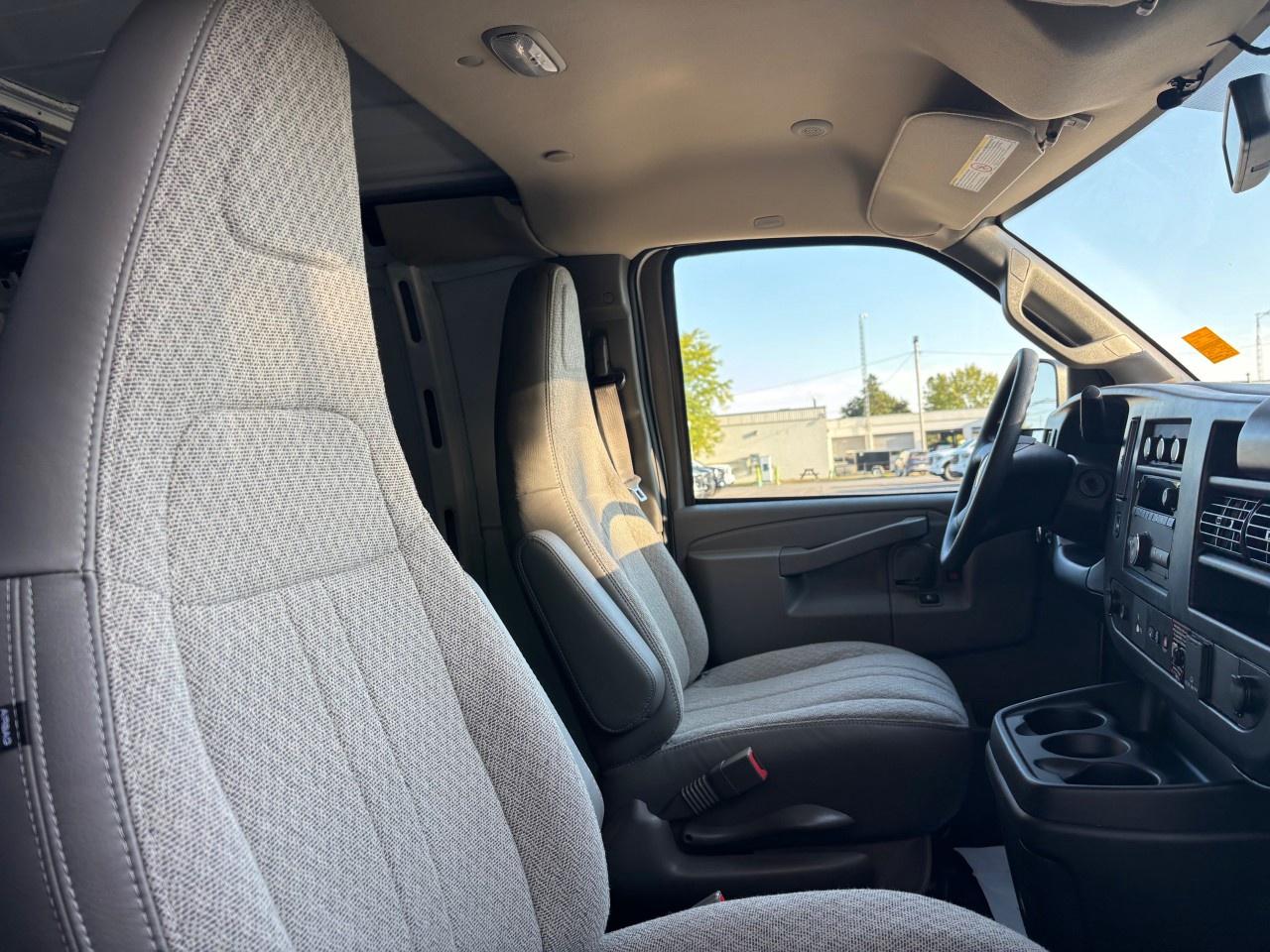 2025 GMC Savana Cargo Van 2500 Regular Wheelbase Rear-Wheel Drive Photo