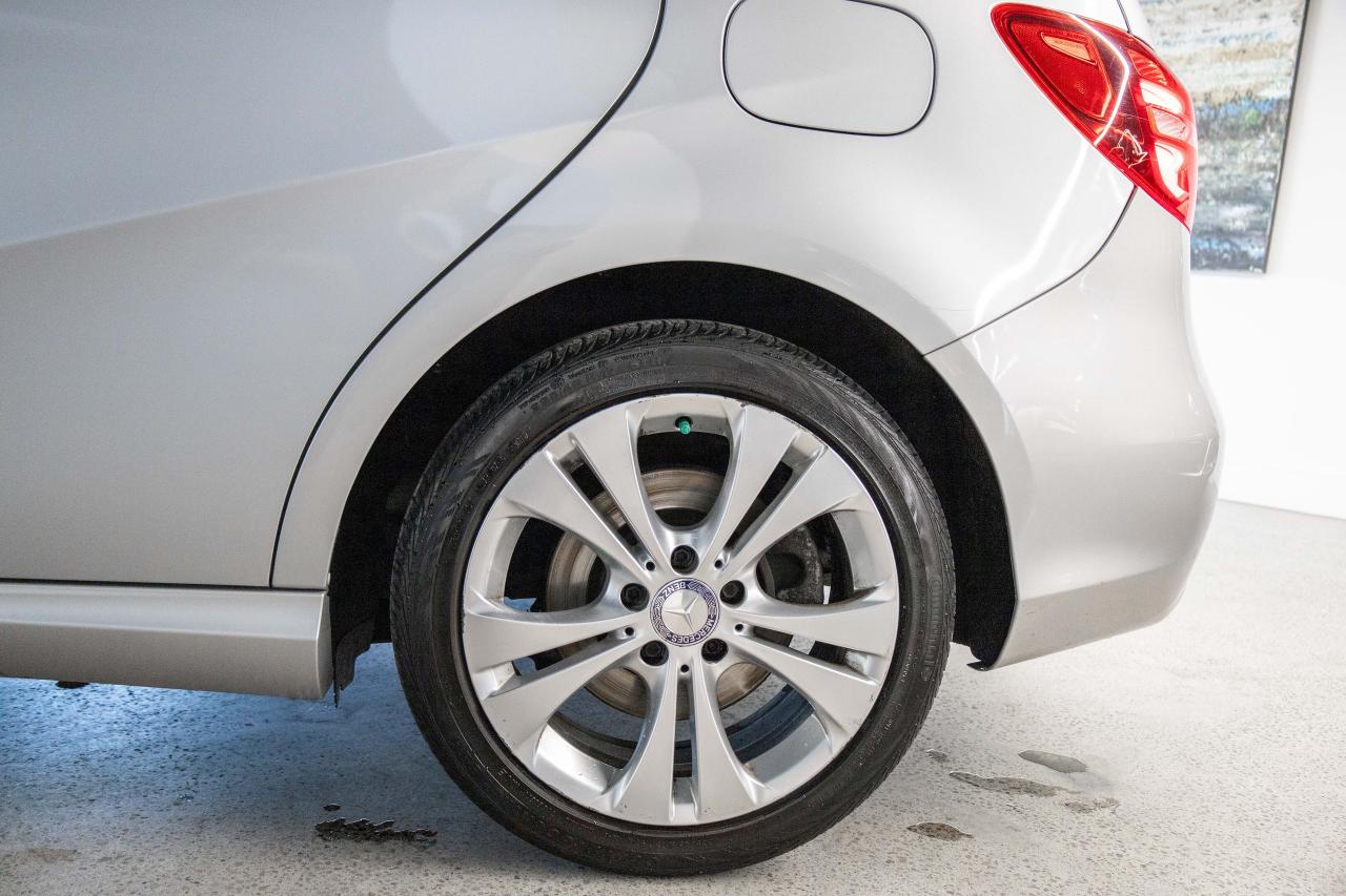 2016 Mercedes-Benz B-Class 4DR HB B 250 SPORTS TOURER 4MATIC Photo