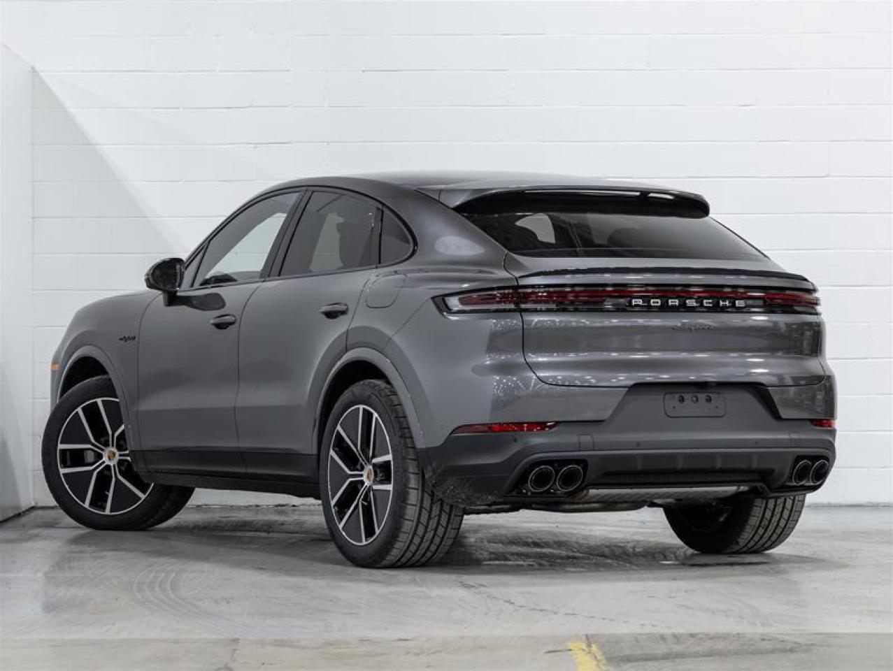 2025 Porsche Cayenne  Photo2