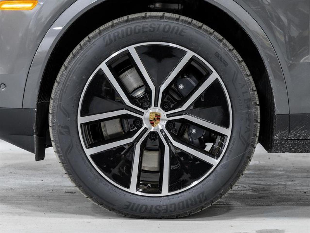 2025 Porsche Cayenne  Photo