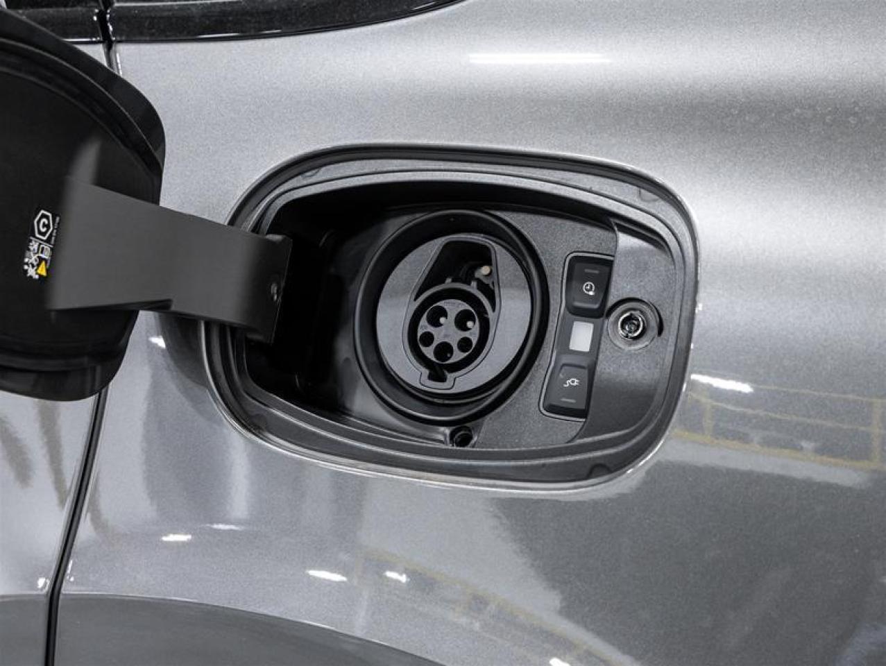 2025 Porsche Cayenne  Photo