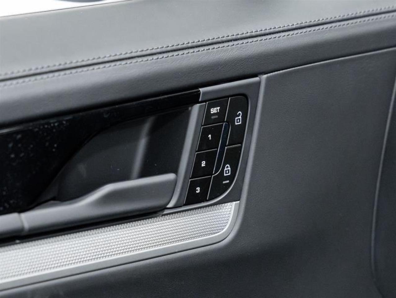 2025 Porsche Cayenne  Photo