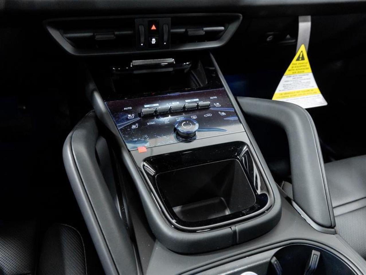 2025 Porsche Cayenne  Photo