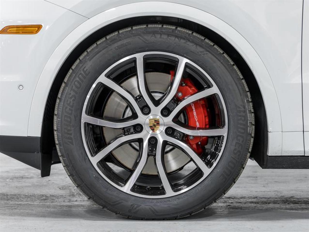 2025 Porsche Cayenne  Photo4