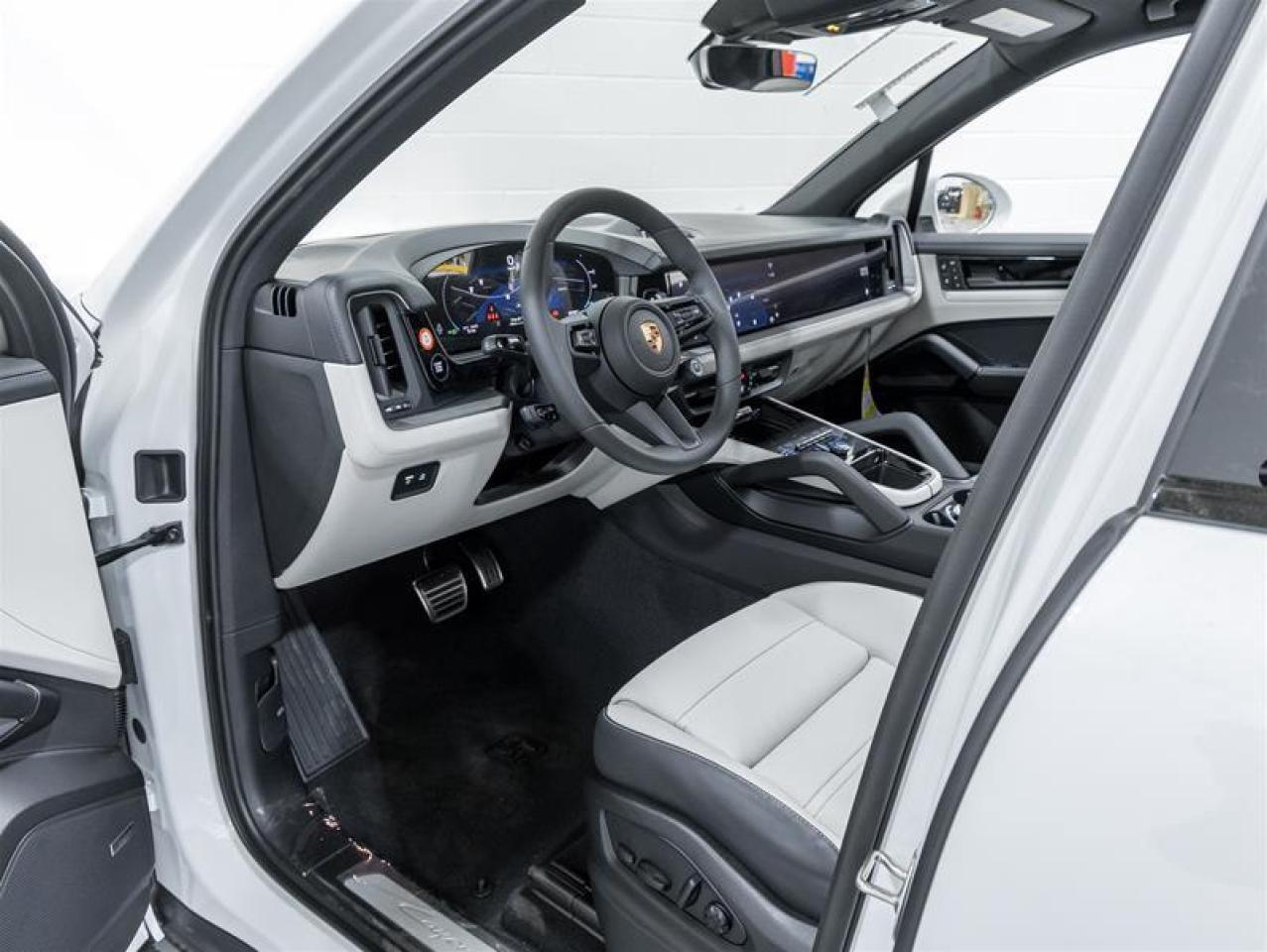 2025 Porsche Cayenne  Photo