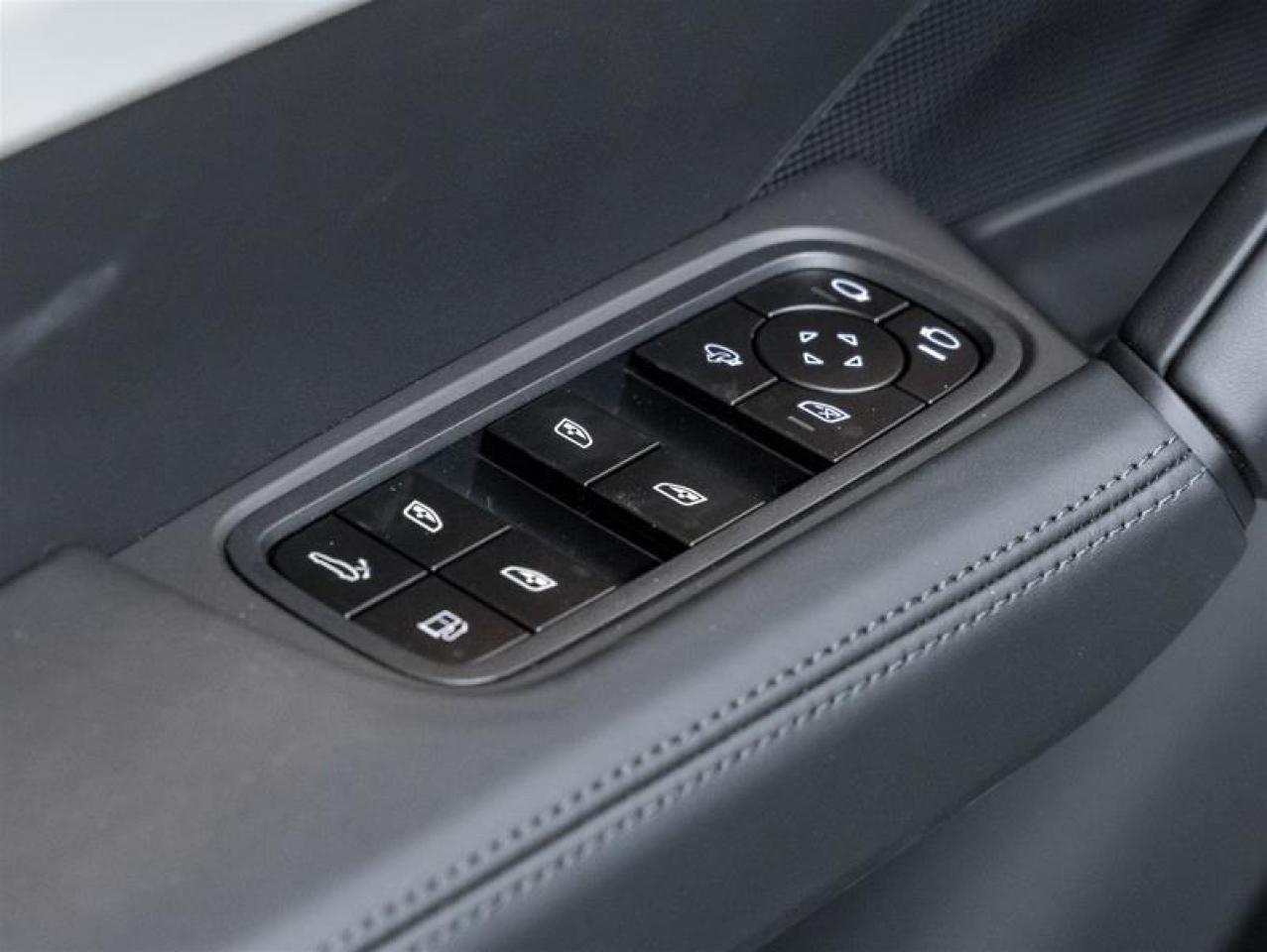 2025 Porsche Cayenne  Photo